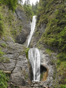 Parc-National-Ceahlau_Cascada-Duruitoarea